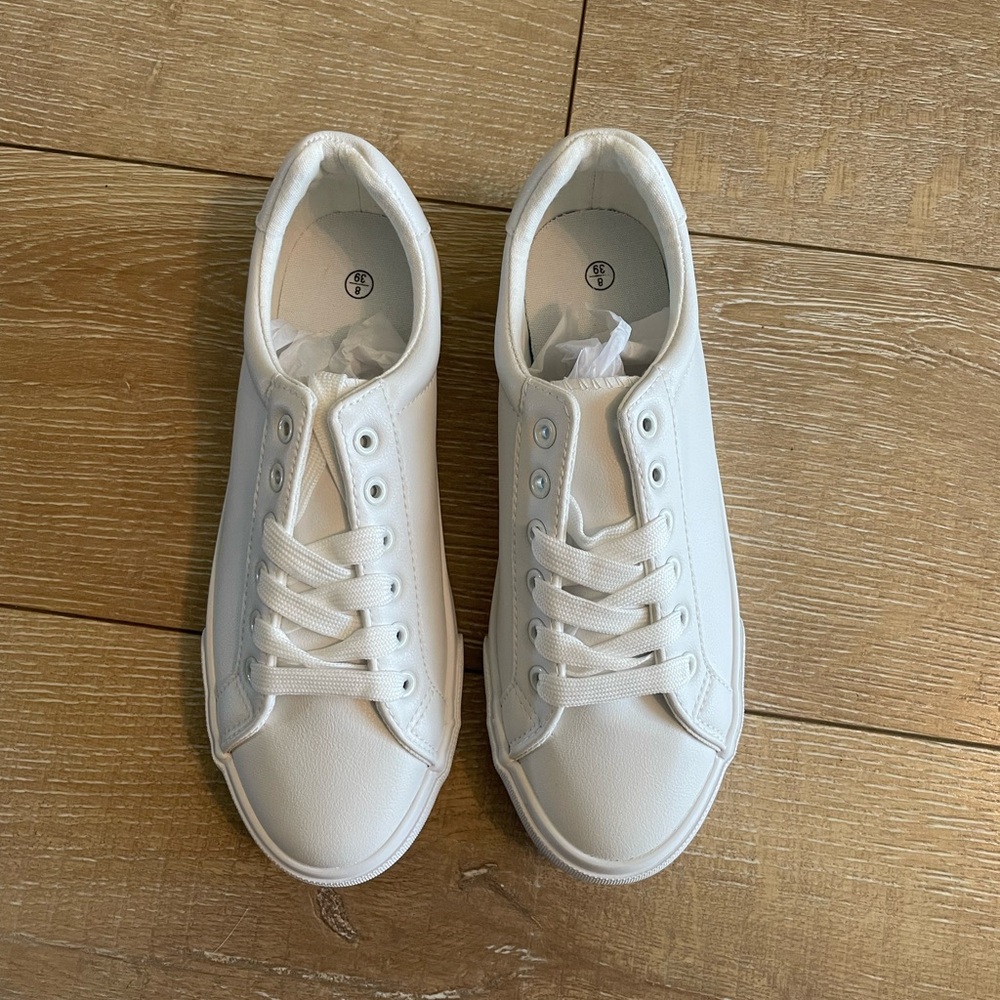 Classic White Women's Sneakers - Size 8 NWOT
